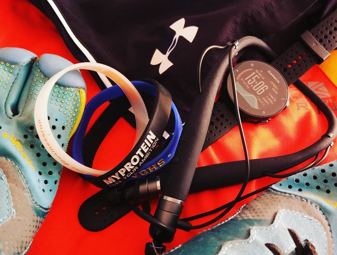 Bereit für den #langenzersdorfer #nightrun #garmin #vibramfivefingers #vibram #trainwithvi #UnderAmour #running #run #runnerdrun #runner #instarun #i