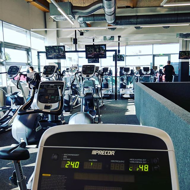 Besser #training als #stau nach dem Office #cardio #workout #fitinn #fitness #bodyhealth #nike #asics #garmin