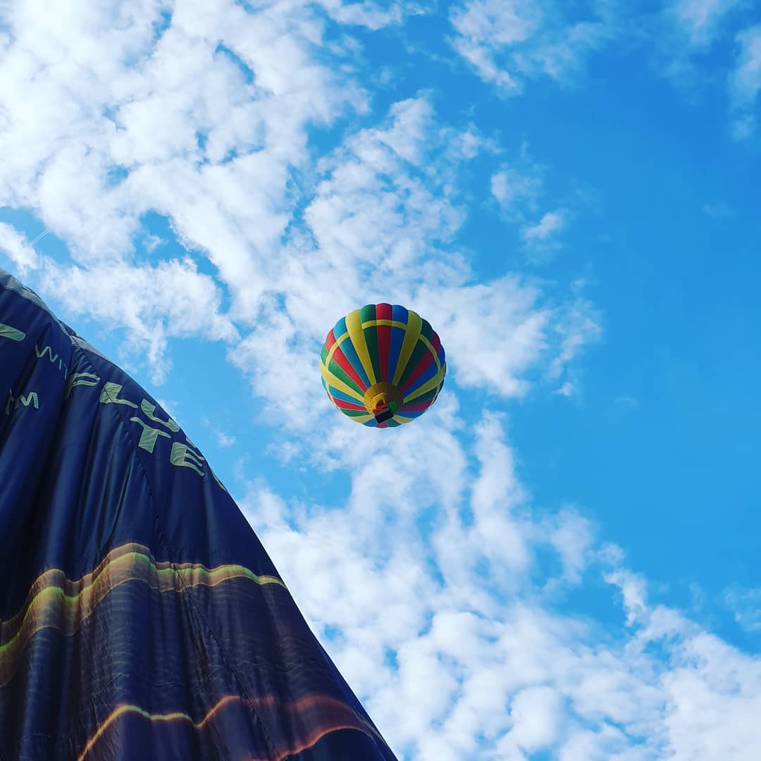 Was für eine Fahrt über den wundervollen @apfellandstubenbergsee 😍 Danke nochmal an unseren Piloten Werner von @apfelwirt.flaggl.ballooning ! Es 