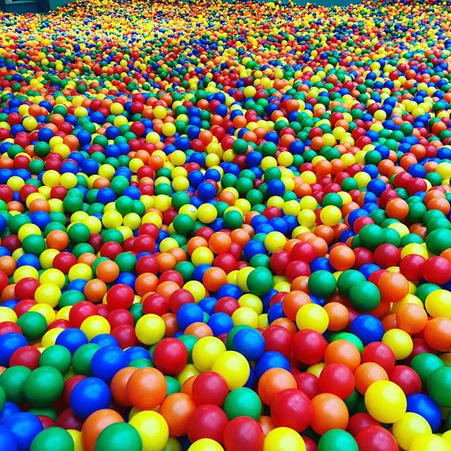It‘s my #birthday … so let‘s have a  bath #bazinga #ballbath #austrianblogger
