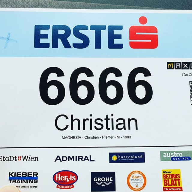 Was für eine Startnummer <3 @viennanightrun @magnesia.running #runnerdrun