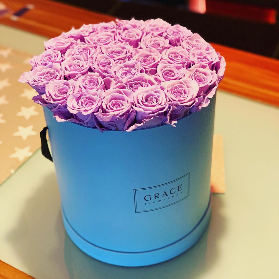 Ein kleines Präsent zum ersten #hochzeitstag für meine geliebte Frau 😘 💝🌷🌹 Wunderschöne Blumen von @grace  #hochzeitstaggeschenk #hochzeitstag❤️