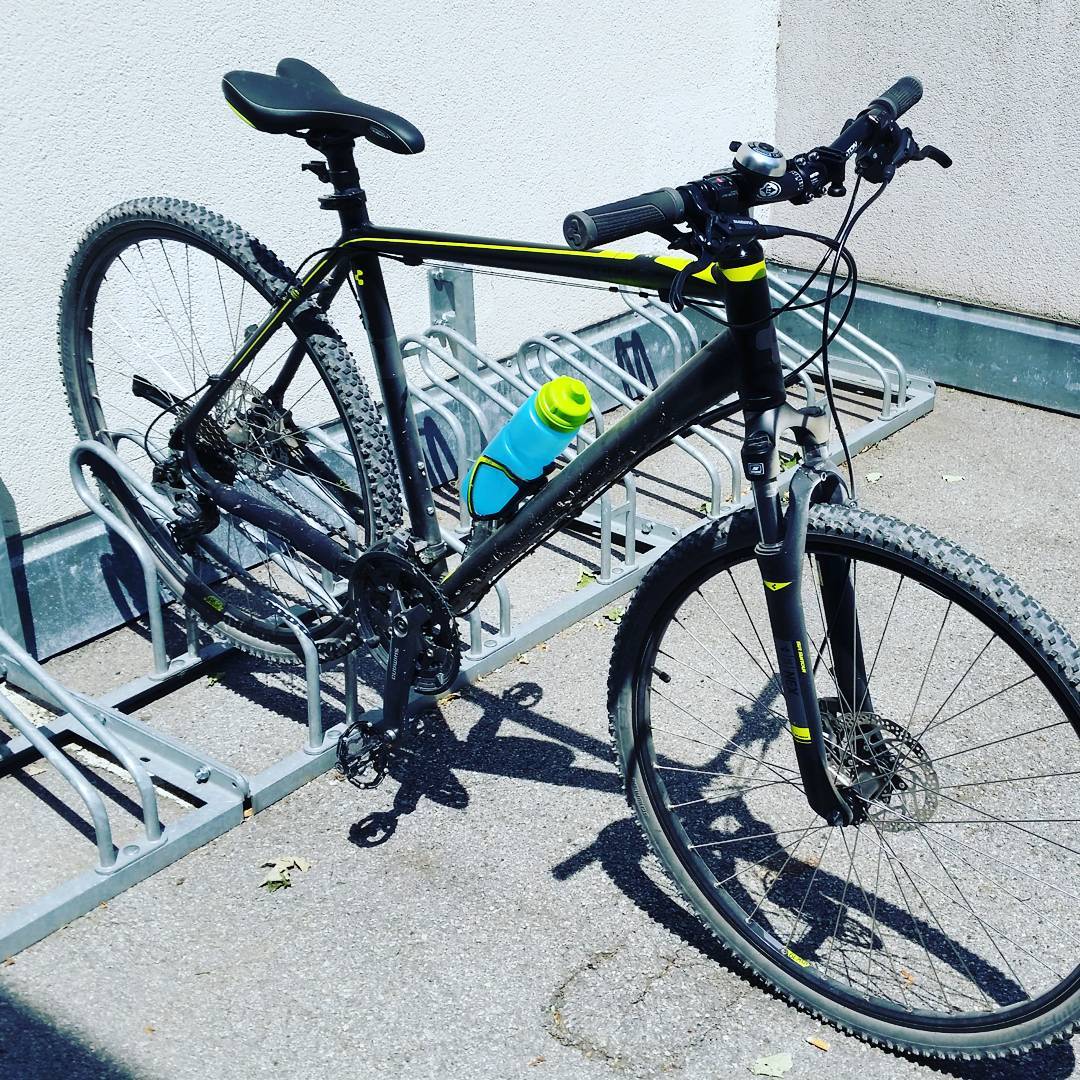 Celebrated last office day with a car free day.. Now 2 weeks holiday! #cube #bike2work