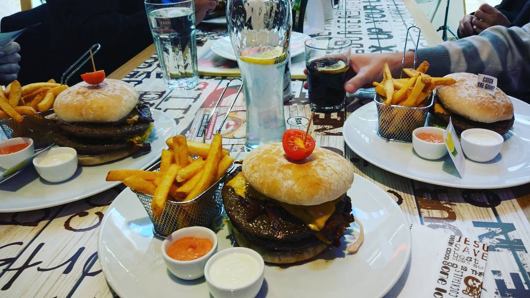 Back at rox musicbar & grill #burgers #scs #roxscs
