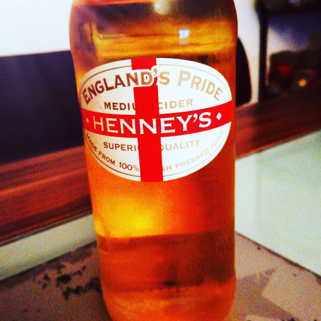 Cheers! #cider #henneys