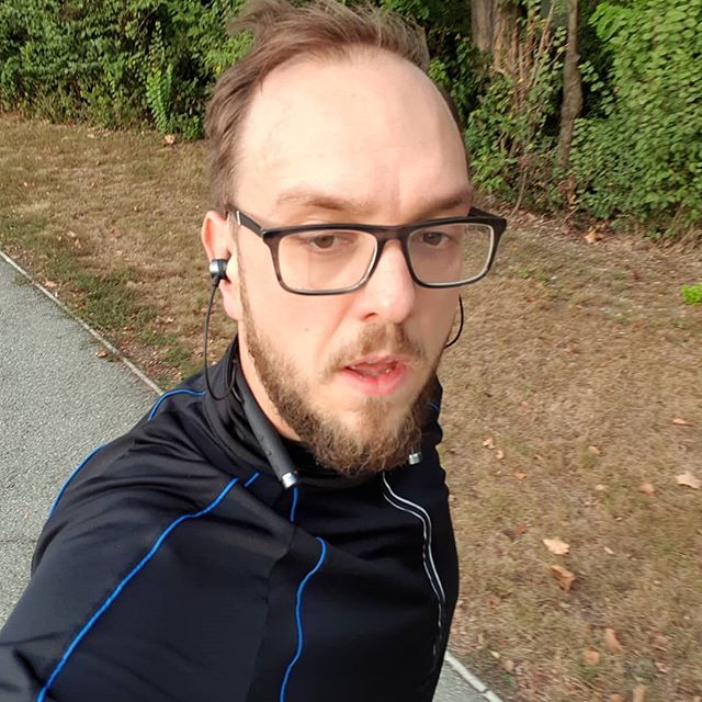 Heute stand ein einfacher "lamgsamer" Lauf auf dem Trainings Plan. Genau richtig vor der heutigen Hochzeit. Als Bräutigam sollte man nicht ausgepower