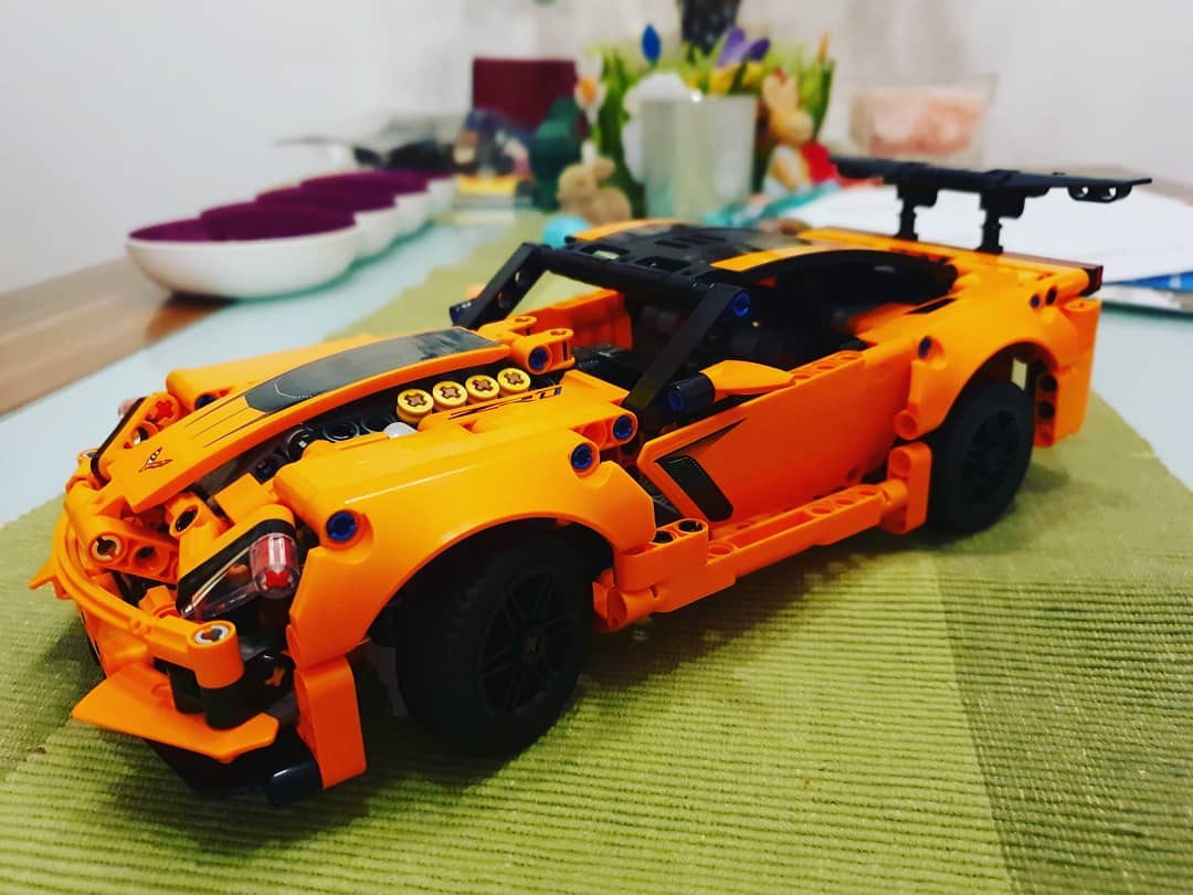 Und da ist sie auch schon fertig die #corvettezr1 von #lego #legotechnic #brickhead