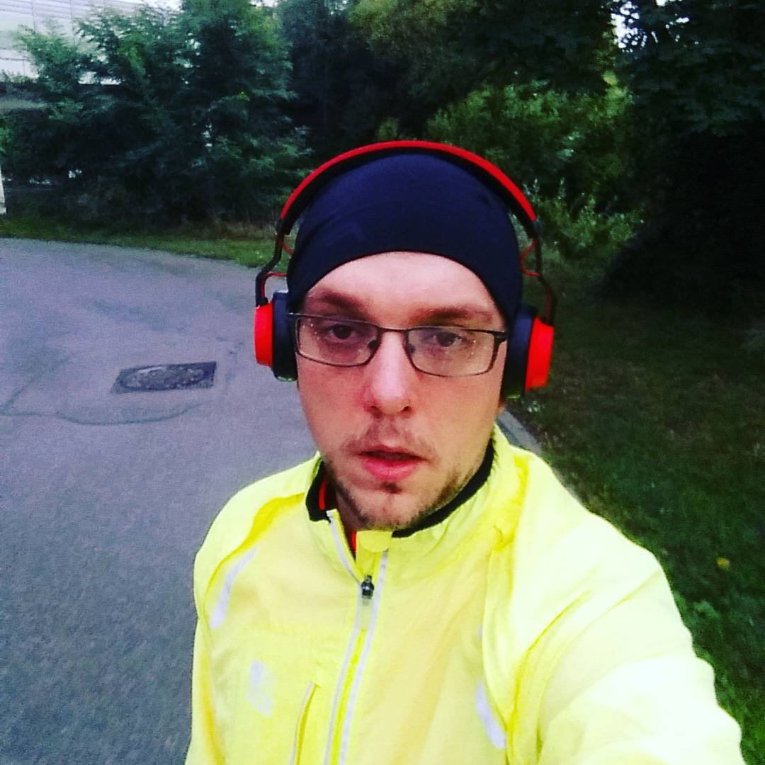 Pre-work run.. Cold and wett #strava #runnerdrun #running