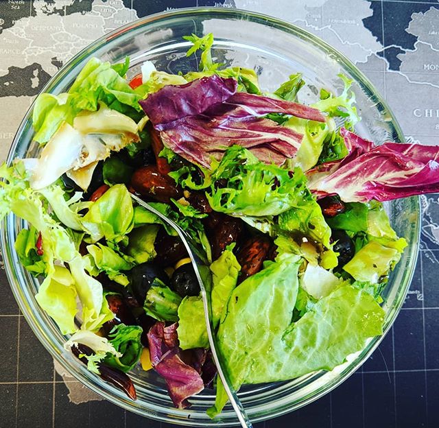 #healthyfood #lunch #mittagessen #salat #saladbowl #foodblogger #foodporn #food