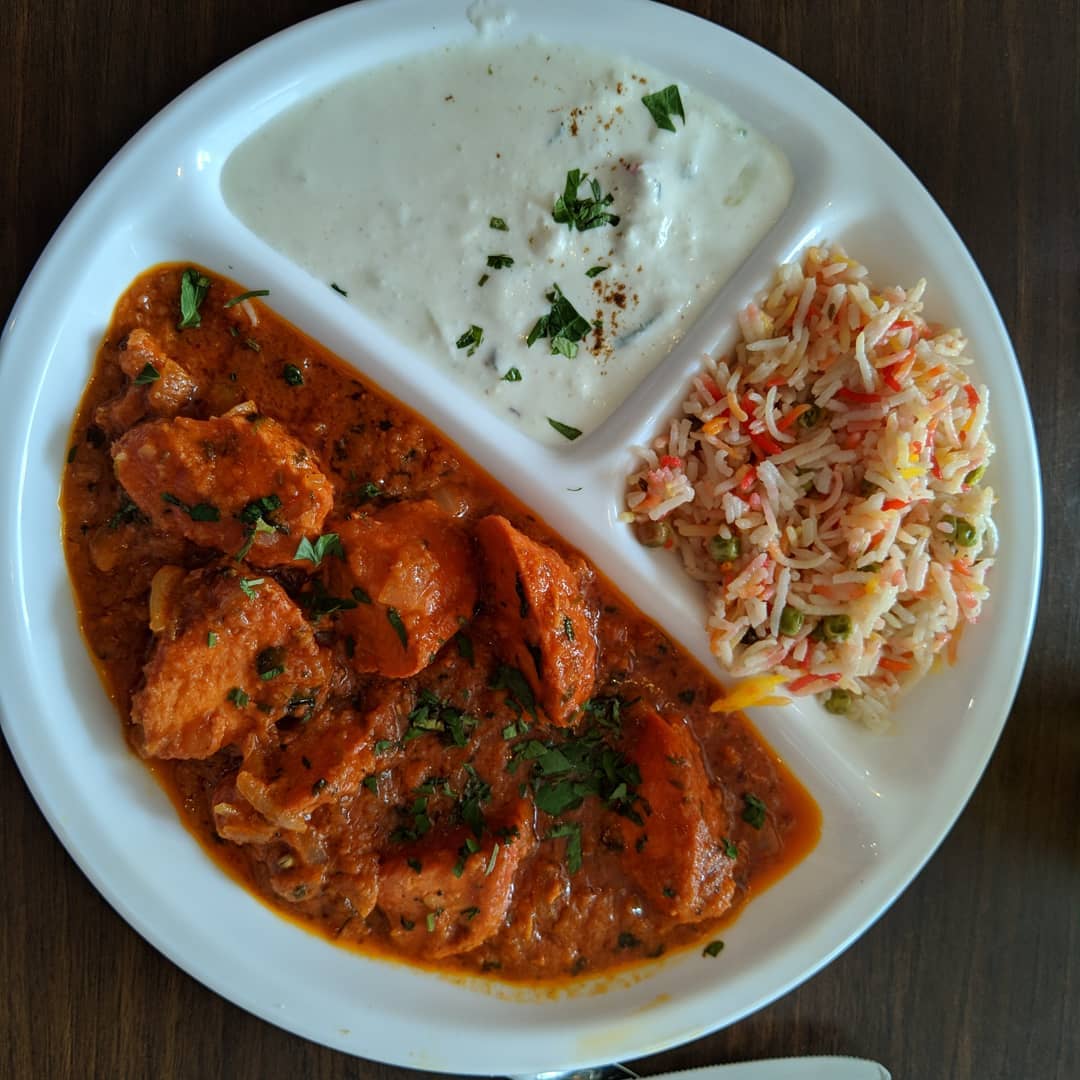 Lecker Chicken Tikka Masala von @namnam_der_inder mit viel #naan #food #foodporn #foodblogger #lecker #mittagessen #1220 #wien
